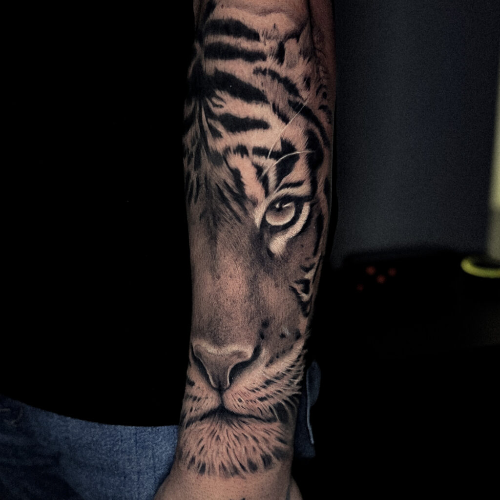 tatuagem realista volta redonda